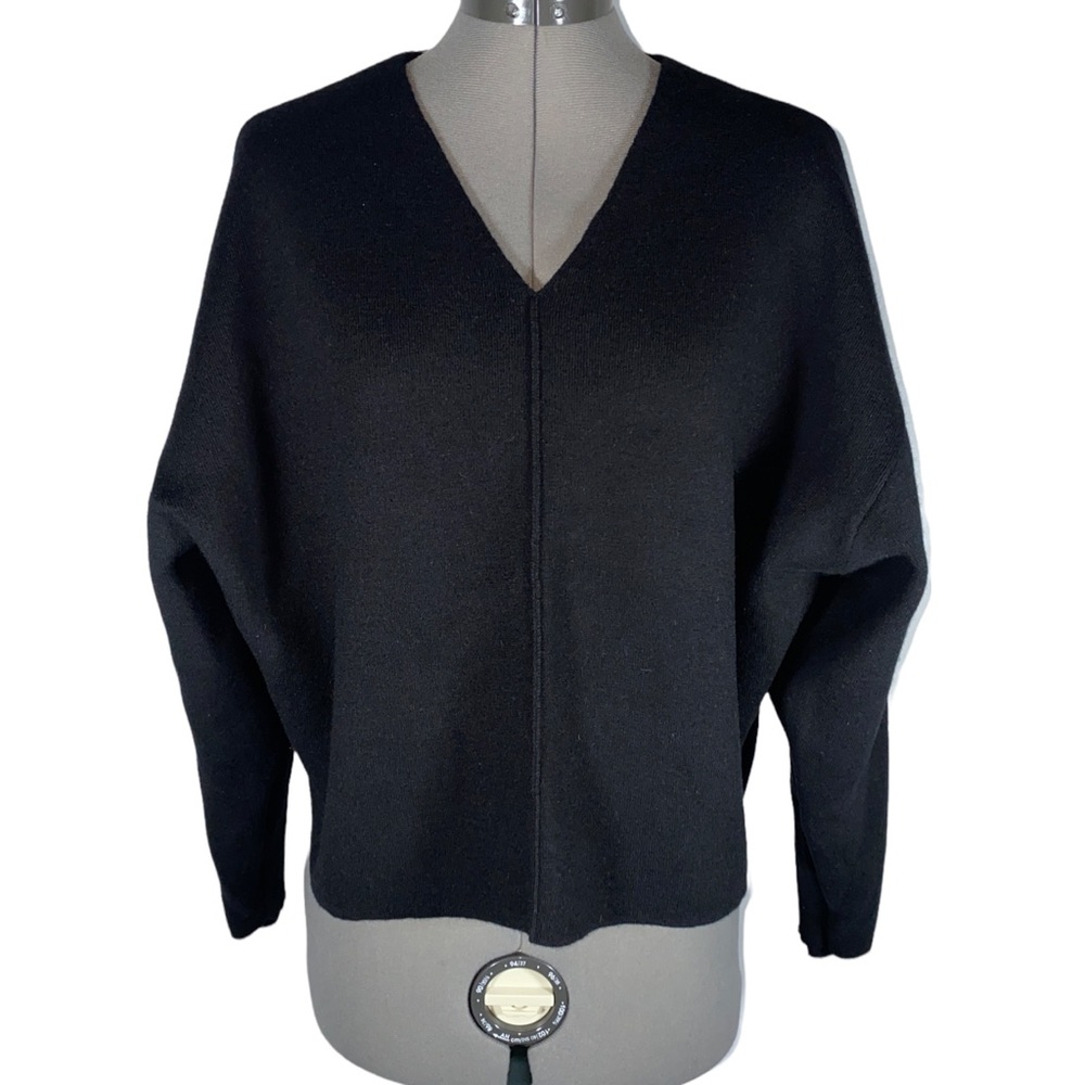 STOCKHOLM ATELIER WOMEN’S V-NECK SWEATER